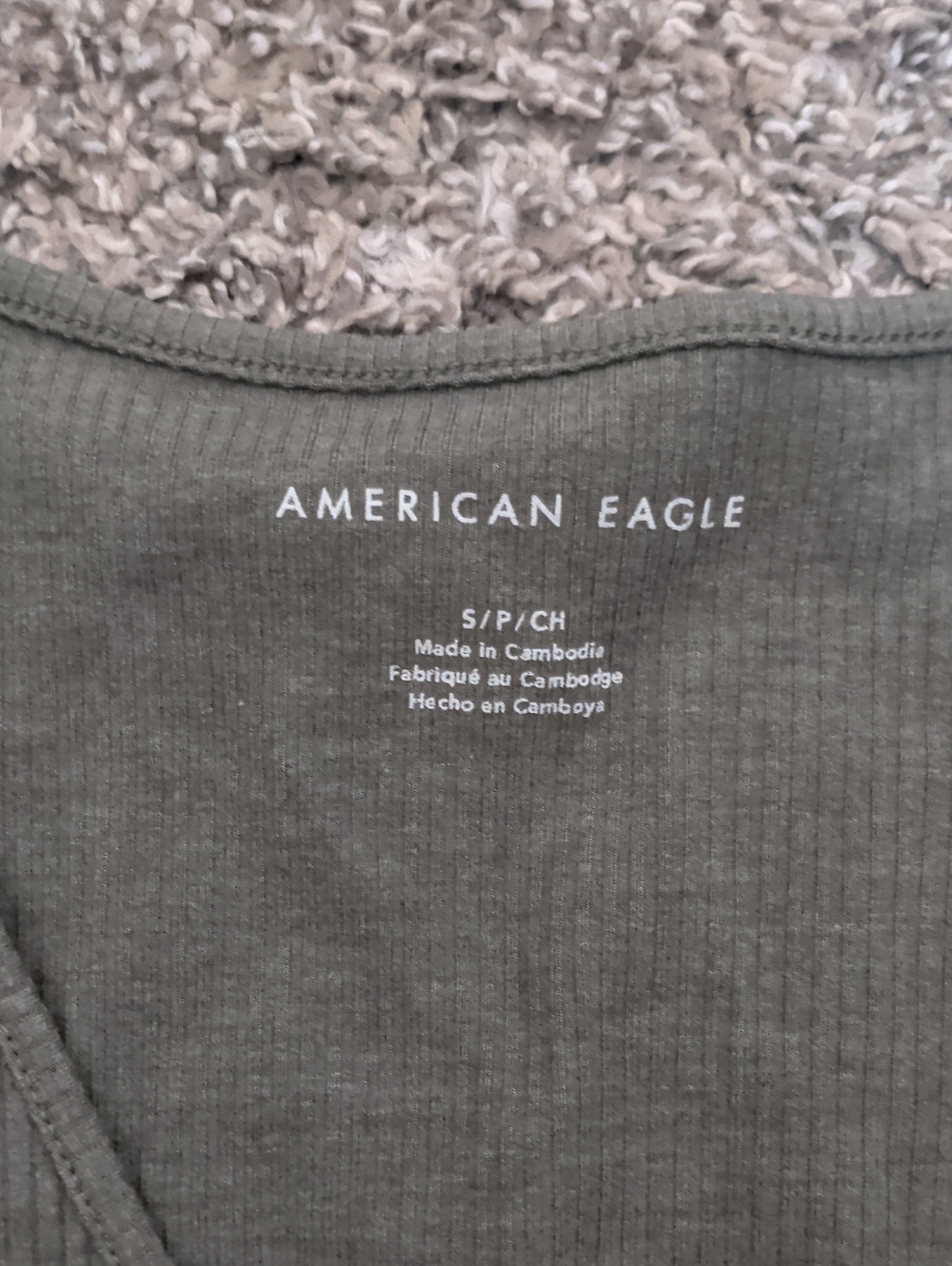American Eagle V-Neck Ribbed Crop Tank Bundle - Picture 2 of 4